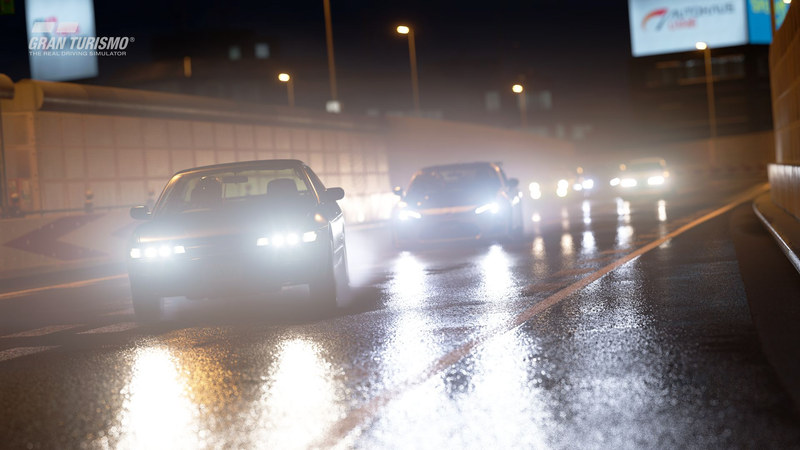雨の「東京エクスプレスウェイ」中央ルート