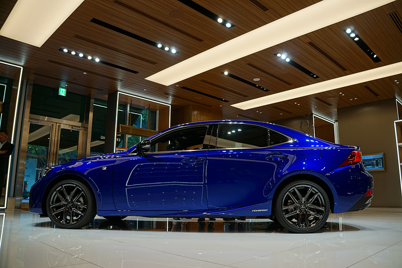 ISの特別仕様車“I Blue”