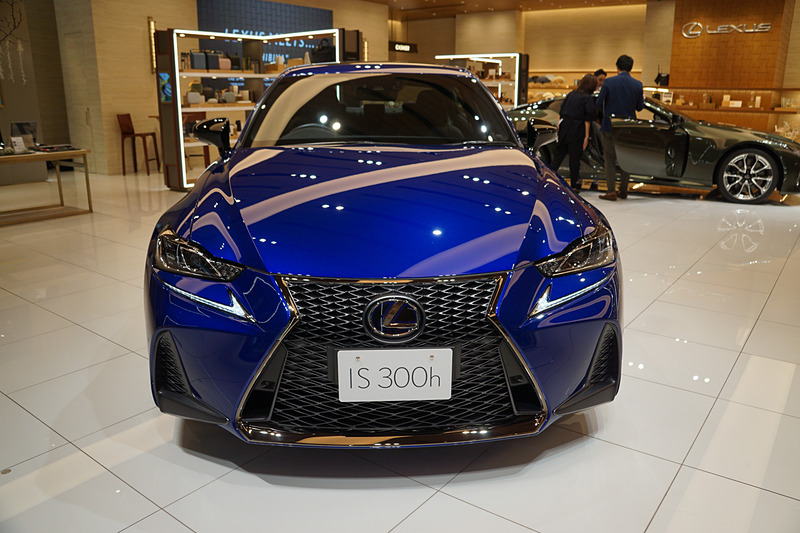 ISの特別仕様車“I Blue”