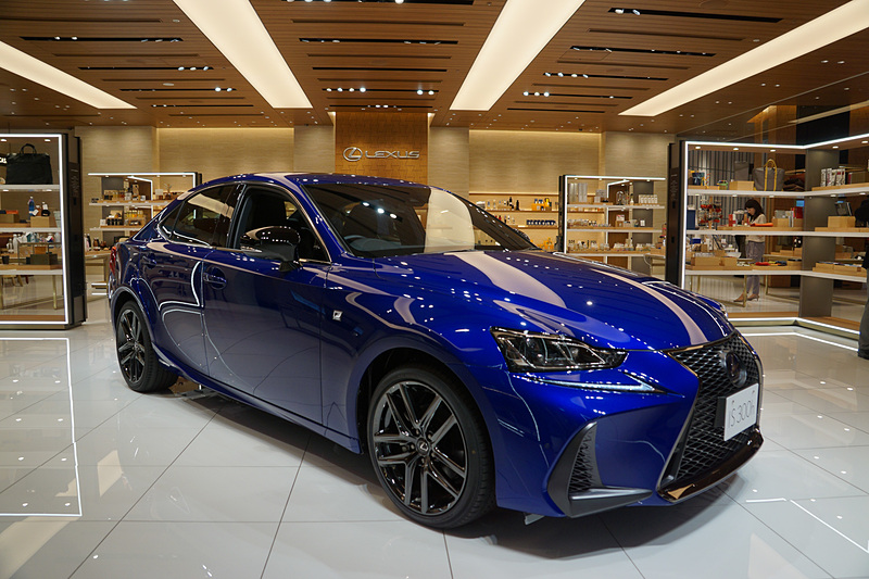 ISの特別仕様車“I Blue”