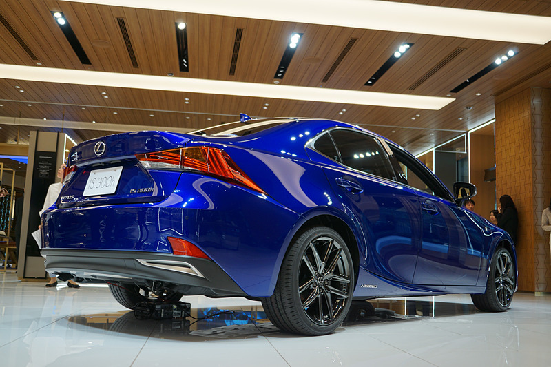 ISの特別仕様車“I Blue”