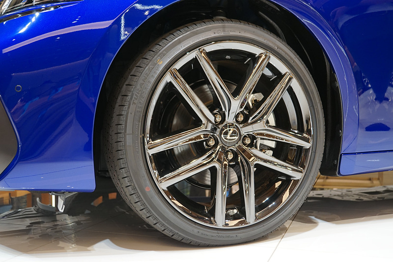 ISの特別仕様車“I Blue”