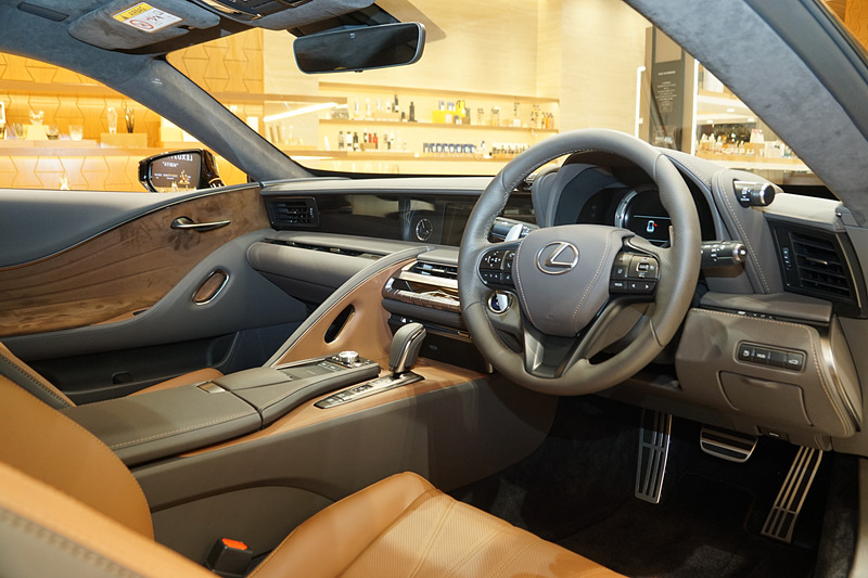 LCの特別仕様車“PATINA Elegance”