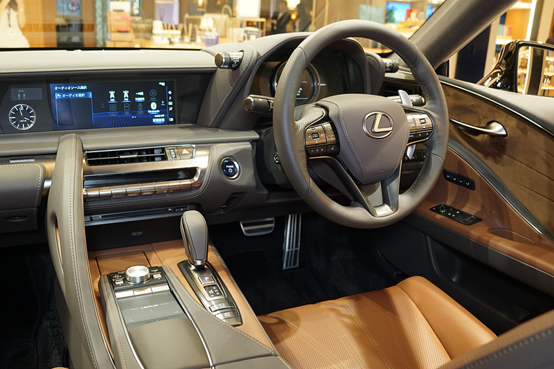 LCの特別仕様車“PATINA Elegance”