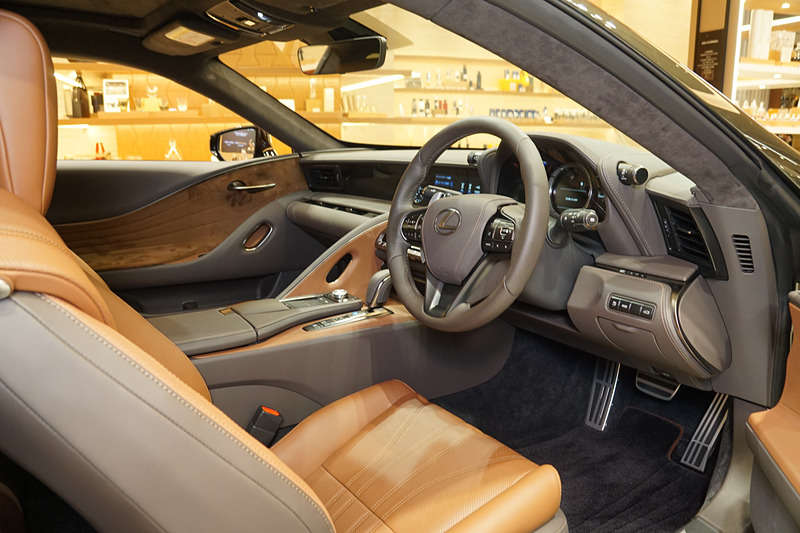 LCの特別仕様車“PATINA Elegance”