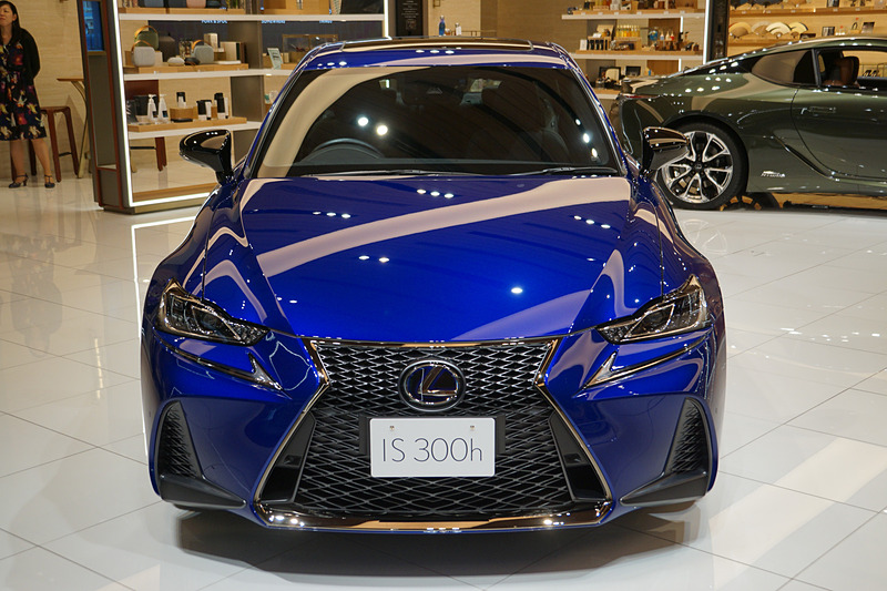 ISの特別仕様車“I Blue”