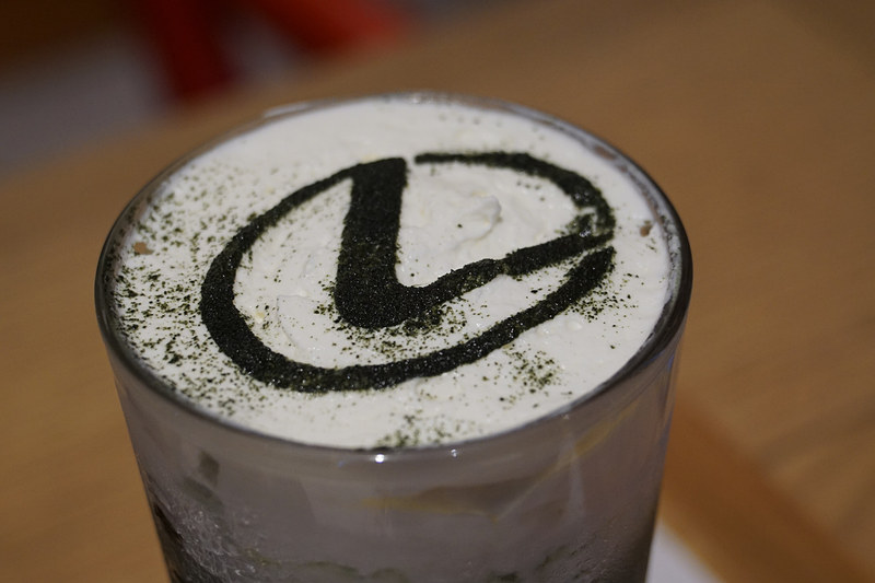 八海山甘酒抹茶ラテ inspiresd by “PATINA Elegance”：700円（税別）