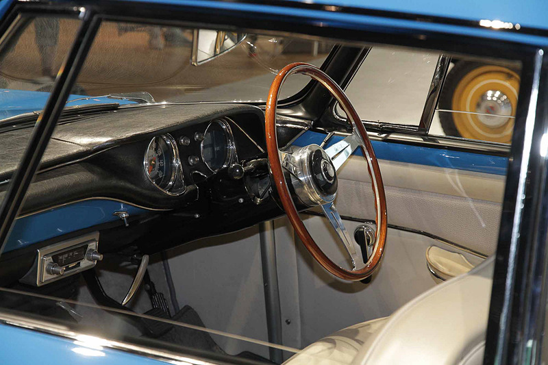 プリンス スカイライン スポーツ クーペ・1960年トリノ国際自動車ショー出品車。車両寸法:4650×1695×1385mm(全長×全幅×全高)、ホイールベース:2535mm。車両重量:1350kg。サスペンション:ダブルウィッシュボーン・ド・ディオンアクスル(前・後)。ブレーキ:ドラム・ドラム(前・後)。タイヤ:5.90-15-4PR。エンジン型式:GB4型(直4 OHV)。排気量:1862cc。最高出力:69kW(94PS)/4800rpm、最大トルク:153Nm(15.6kgfm)/3600rpm