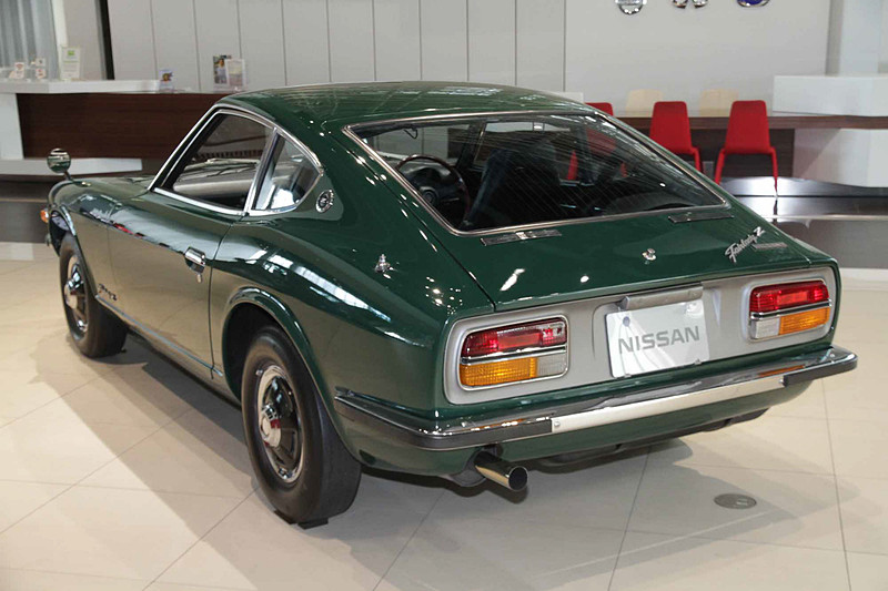 フェアレディZ-L（1970年：S30型）。車両寸法：4155×1630×1285mm（全長×全幅×全高）、ホイールベース：2305mm。車両重量：995kg。サスペンション：ストラット・ストラット（前・後）。ブレーキ：ディスク・ドラム（前・後）。タイヤ：6.45H-14-4P。エンジン型式：L20型（直6 OHC）。排気量：1998cc。最高出力：96kW（130PS）/6000rpm、最大トルク：172Nm（17.5kgfm）/4400rpm