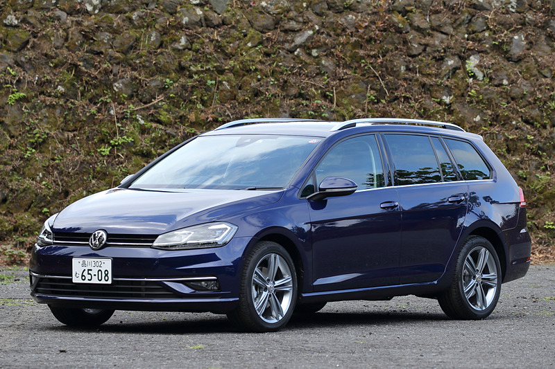 直列4気筒DOHC 2.0リッターディーゼルターボ「DFG」型エンジンを搭載する「ゴルフ ヴァリアント TDI Highline Meister」（405万円。消費税10％込み）。ボディサイズは4575×1800×1485mm（全長×全幅×全高）、ホイールベースは2635mm