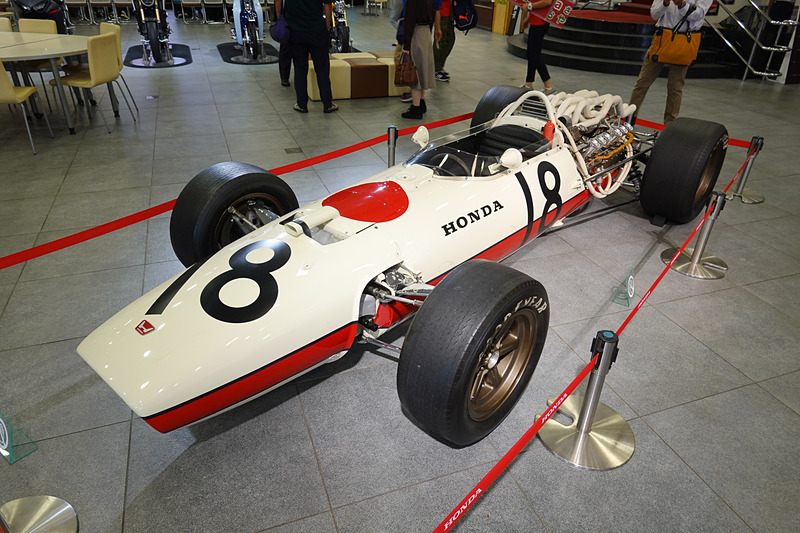 Hondaウエルカムプラザ青山に展示された「RA273」