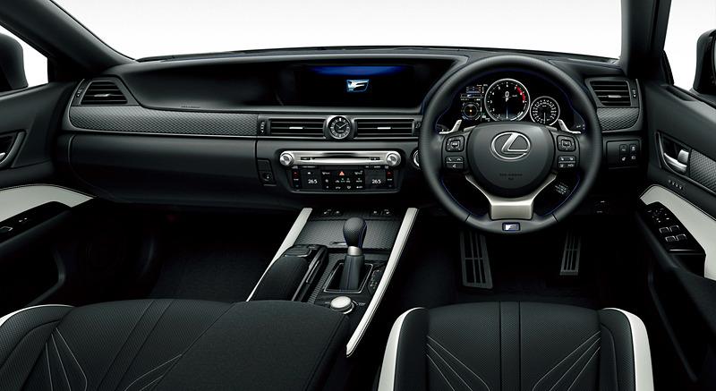 インテリアカラーはブラック＆アクセントホワイト