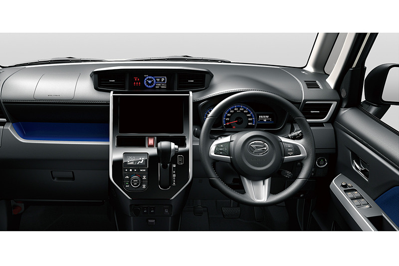 トール カスタムG“リミテッドII SA III”のインテリア。パノラマモニター対応純正ナビ装着用アップグレードパックやコンフォータブルパック（シートヒーター＆シートバックテーブル）を特別装備