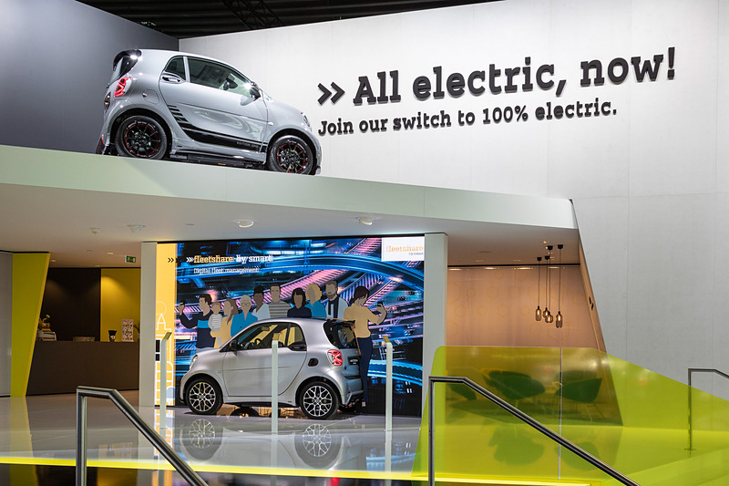 「スマート EQ フォーツー」