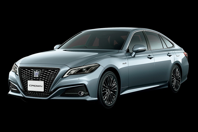 ボディカラーは通常ラインアップの「ホワイトパールクリスタルシャイン」（左上）や「プレシャスガレナ」（右上）などのほか、クラウンの特徴的なオプション「ジャパンカラーセレクションパッケージ」の「紅（クレナイ）」（左下）や「天空（ソラ）」（右下）など全色から選択できる