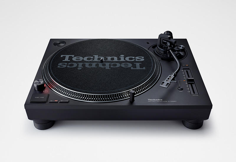 ダイレクトドライブターンテーブルシステム「Technics SL-1200MK7」パナソニック