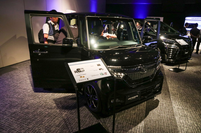 新型サイバーナビを装着したデモカーも展示