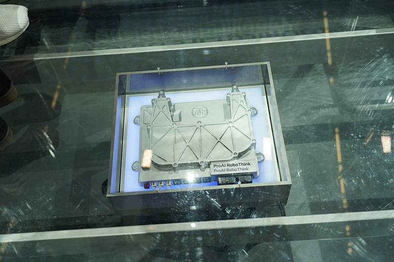 同社の自動運転用ECU「ProAI」が搭載されていた