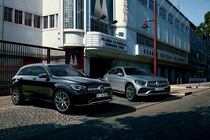 ミドルサイズSUV「GLC」（左）とSUVクーペ「GLC クーペ」（右）がマイナーチェンジ