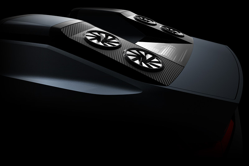 ガラスハッチも備える特徴的なマイテックコンセプトのリアビュー