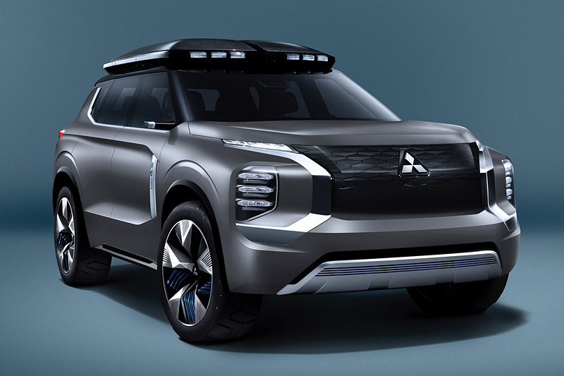 日本初公開となる「MITSUBISHI ENGELBERG TOURER（ミツビシ・エンゲルベルク・ツアラー）」