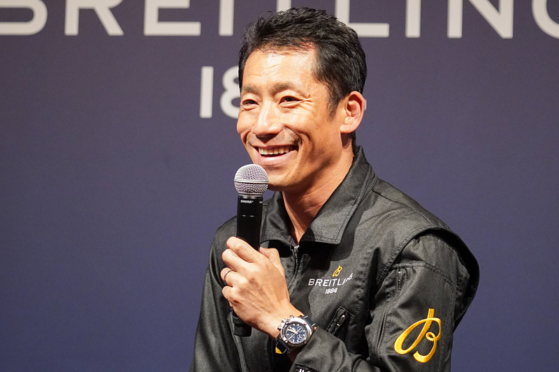 にこやかに質問に答える室屋選手