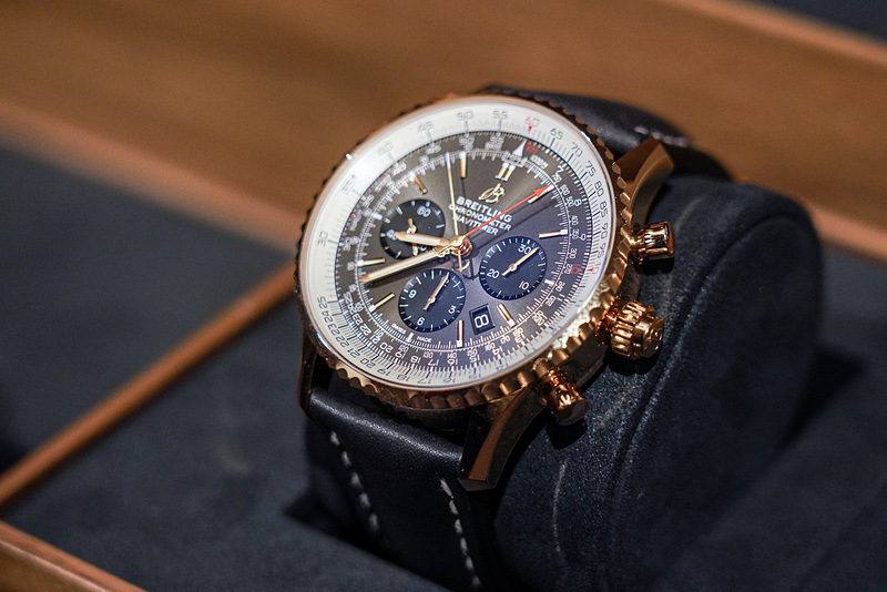 ナビタイマー B03 ラトラパンテ 45。回転計算尺とスプリットセコンド針を備えるラグジュアリーウォッチ