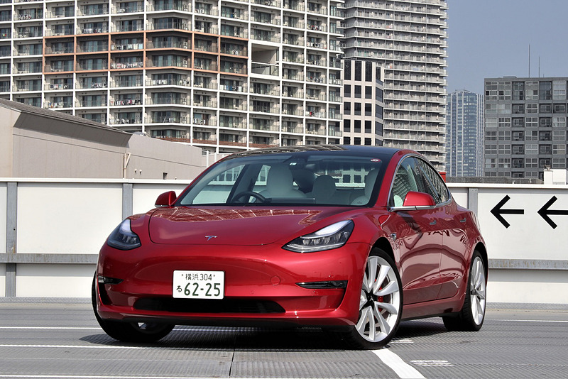 テスラ「モデル 3」