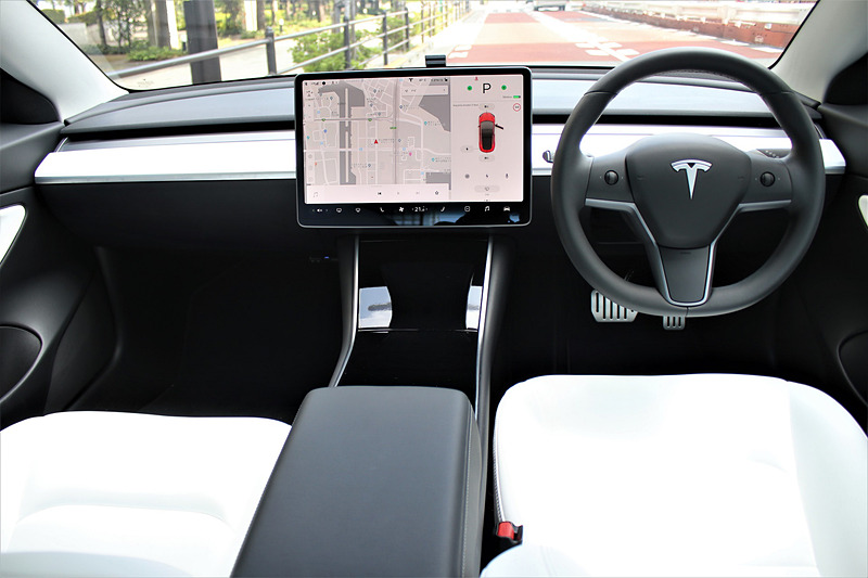 テスラ「モデル 3」