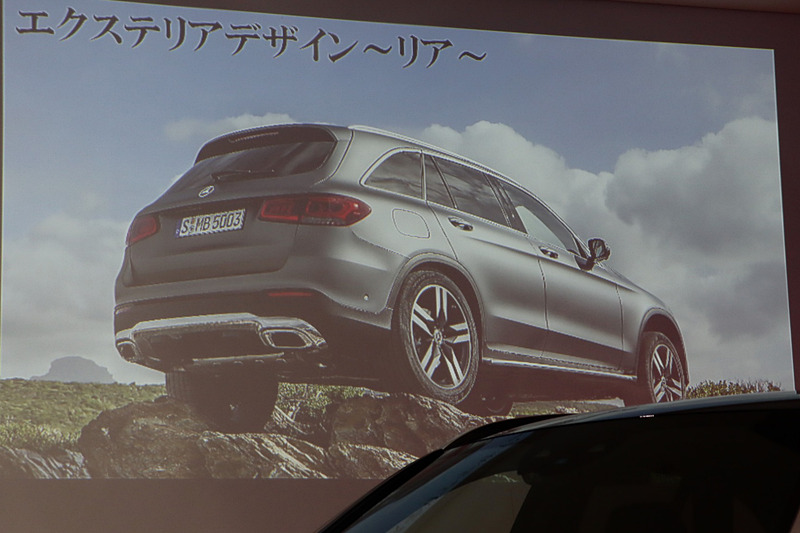 クローム仕上げのアンダーガードなどエクステリアデザインを改良した