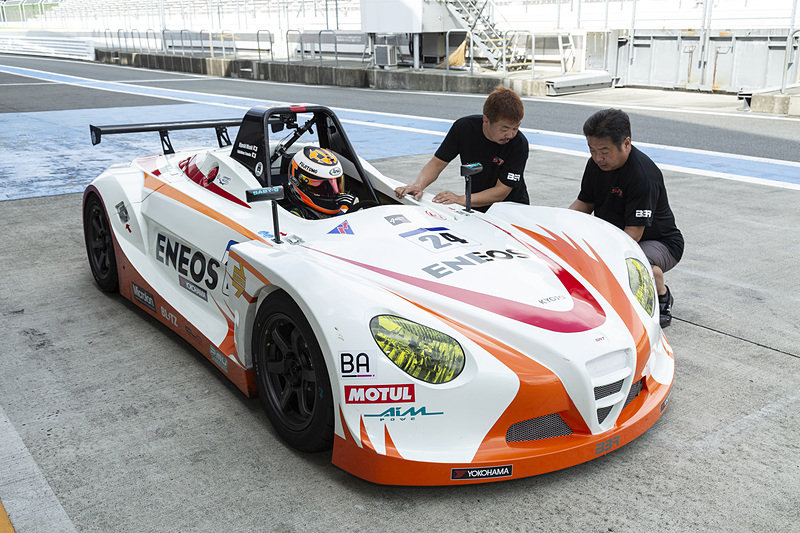 公式予選ではコースイン後に単独走行となって思うようにタイムが伸びず、ピットに入ってタイヤのエア圧を調整しつつ気持ちを整理。再びコースインして臨んだアタックラップで前走車の影響を受け、ハーフスピンしてしまった