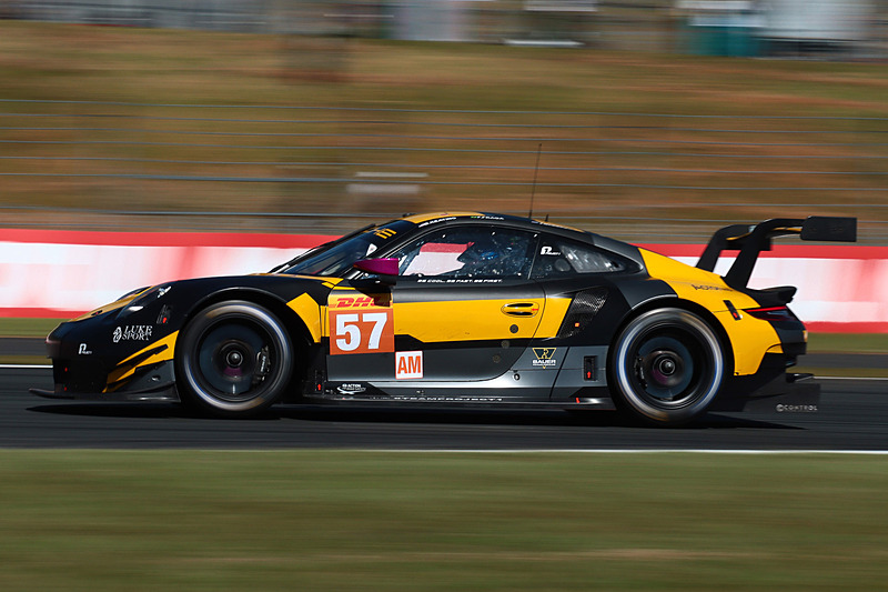 LMGTE Amのトップ、57号車ポルシェ 911 RSR（ベン・キーティング/フェリペ・フラガ/ジェローン・ブリークモレン）