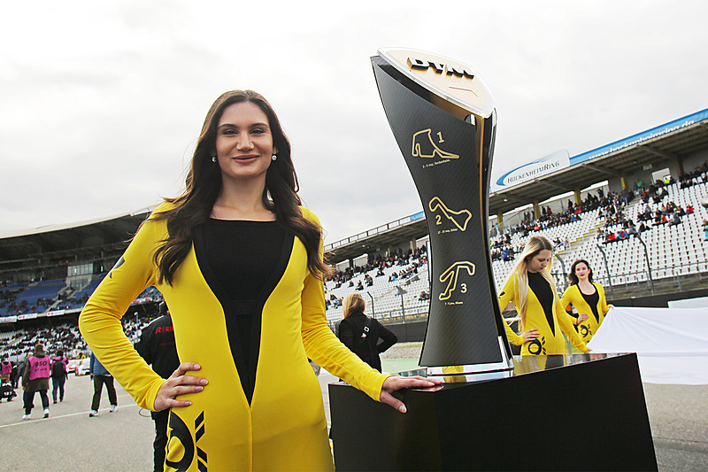 グリッドに登場したトロフィー