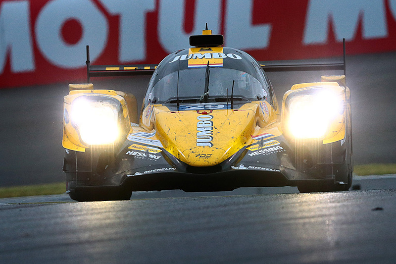 LMP2クラス優勝。ミシュランタイヤを装着するレーシング チーム ネダーランドの29号車オレカ 07ギブソン（フリッツ バン・イアード/ギド・ヴァン・デル・ガルデ/ニック デ・フリーズ）