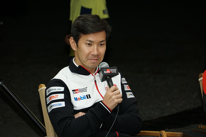 7号車 トヨタ TS050 HYBRIDをドライブする小林可夢偉選手が「電気のあるキャンプ体験」のトークショーに参加