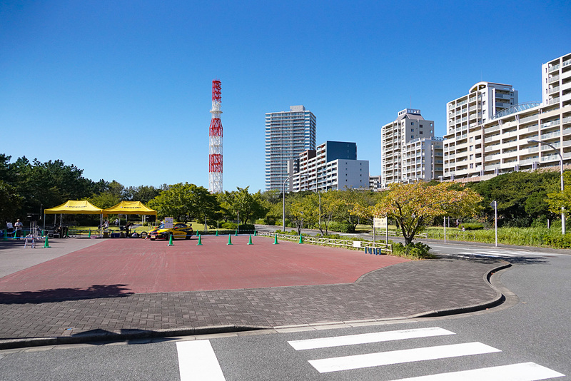 DUNLOP 全国タイヤ安全点検の会場となった花見川緑地交通公園。ファミリーが多く住む新興住宅地の中にある