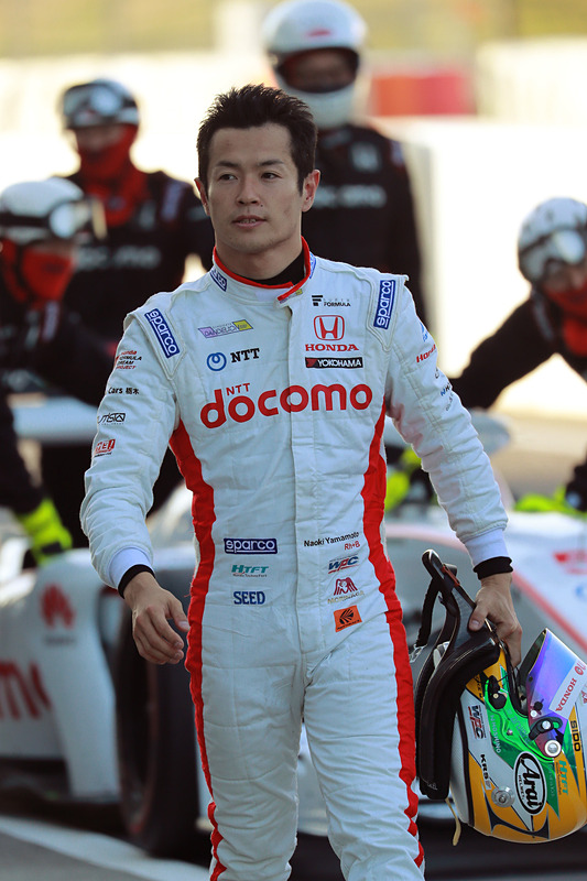 山本選手は国内レースのトップカテゴリーであるスーパーフォーミュラとSUPER GTに参戦する、日本のトップドライバーの1人