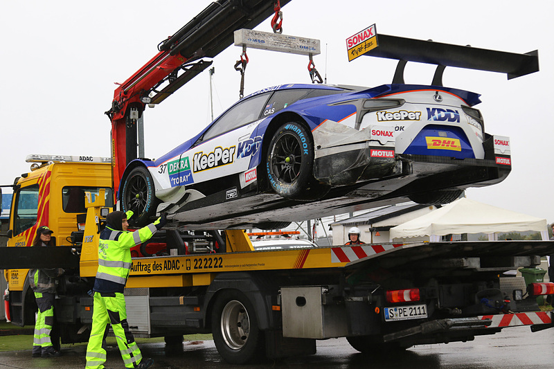 キャシディ選手は1周目に他車に追突されてリタイア。ケガがなかったのが不幸中の幸いだった