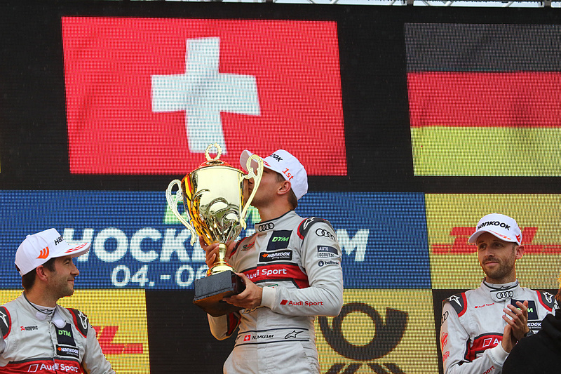 レース2の表彰式