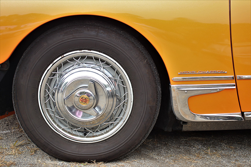 シトロエン DSデカポタブルbyアンリ・シャプロン。フェンダーにエンブレムが輝く