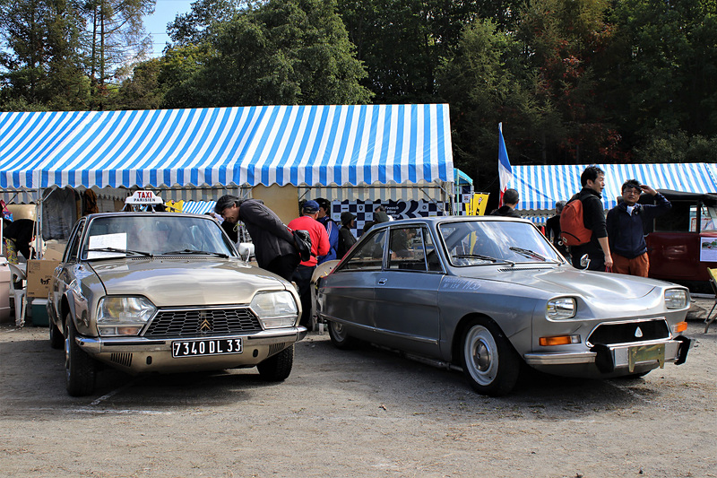 M35（右）とGSビロトール。この2台を日本で見られるとは！