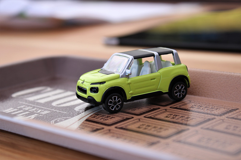 シトロエンとプジョーブースにこっそり置かれていたシトロエン eメアリ