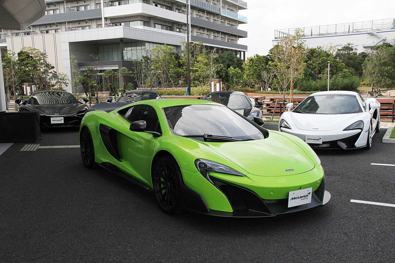 マクラーレン クオリファイド東京には厳選された認定中古車を常時12台展示可能