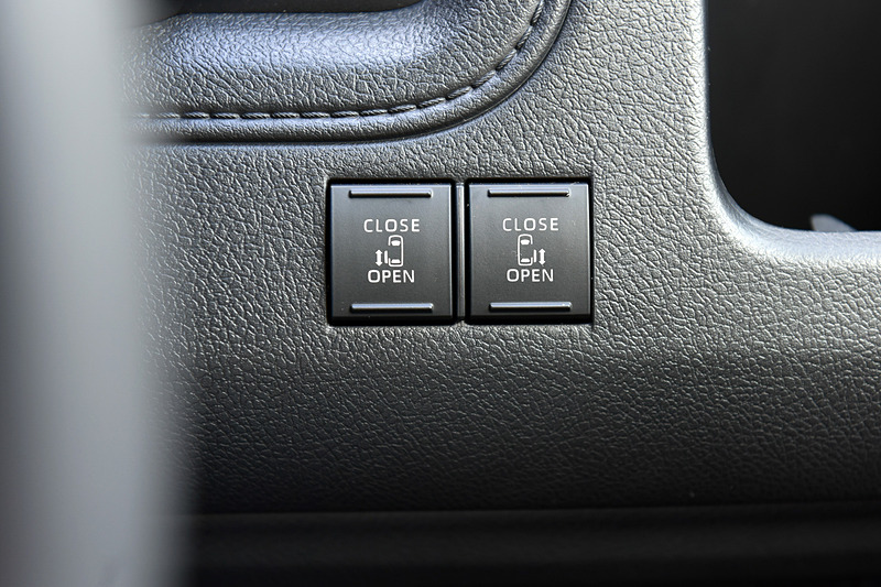 各種スイッチ類など