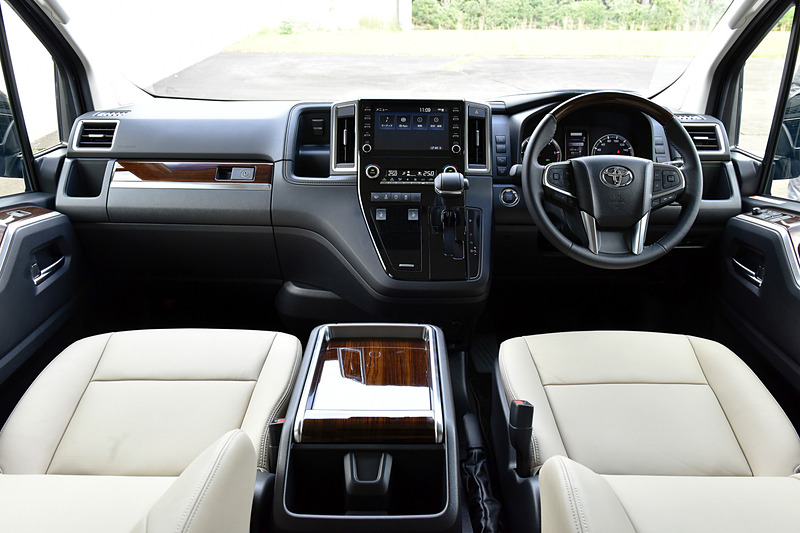 グランエースのコクピット