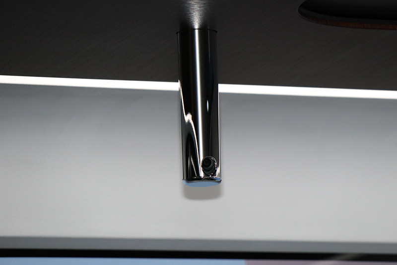 ルーフ部分に設置された温度センサー