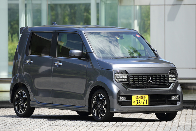 シャイニンググレー・メタリックカラーの「L ターボ・Honda SENSING」（2WD）は169万4000円