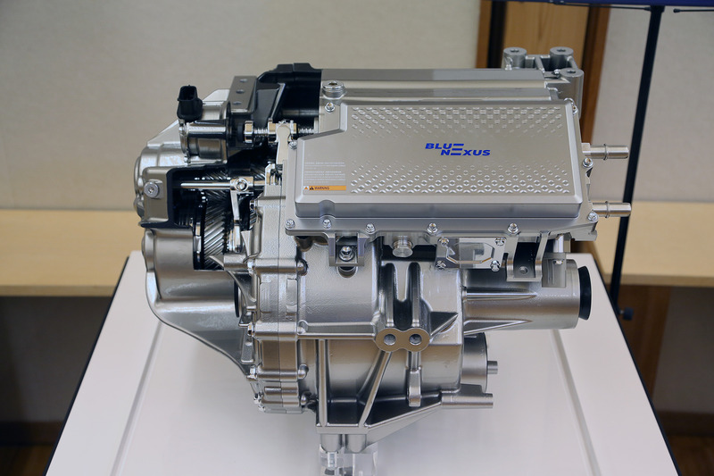 この技術は展示もあった。変速機構付きeAxleのカットモデル。現在eAxleの開発はアイシン精機とデンソーの合弁企業で電動車の駆動モジュールのシステムを作る「ブルーイーネクサス」が手がけている