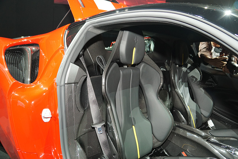 SF90 Stradaleのインテリア