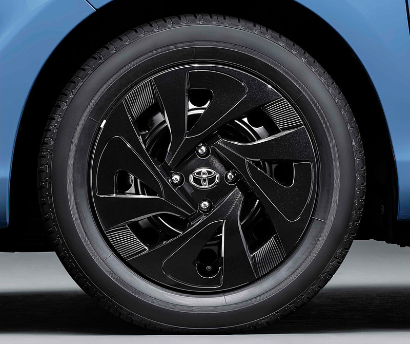 ホイールキャップ（ブラック加飾）